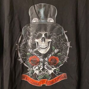 Black Graphic Tee with Skull and Roses